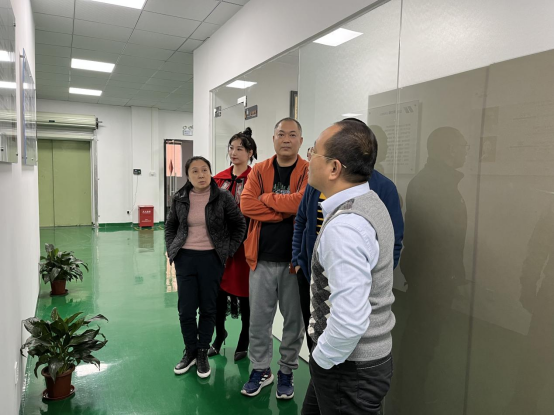 2022年12月6日德中激光智能科技有限公司魏總一行人來(lái)深圳星火自動(dòng)化科技公司參觀